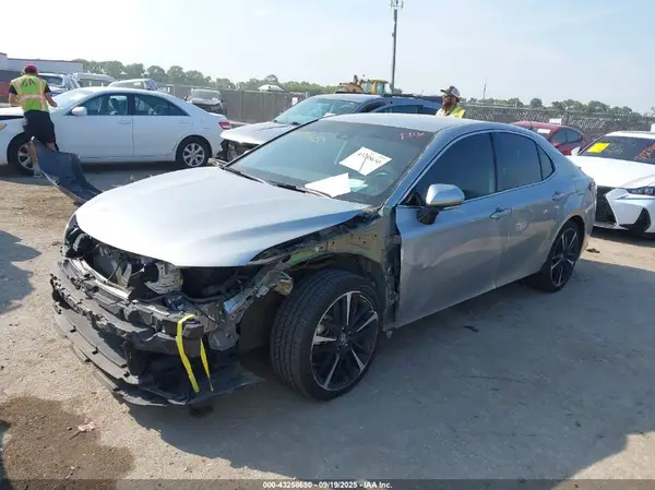 4T1B61HKXKU250193 2019 TOYOTA CAMRY - Image 2