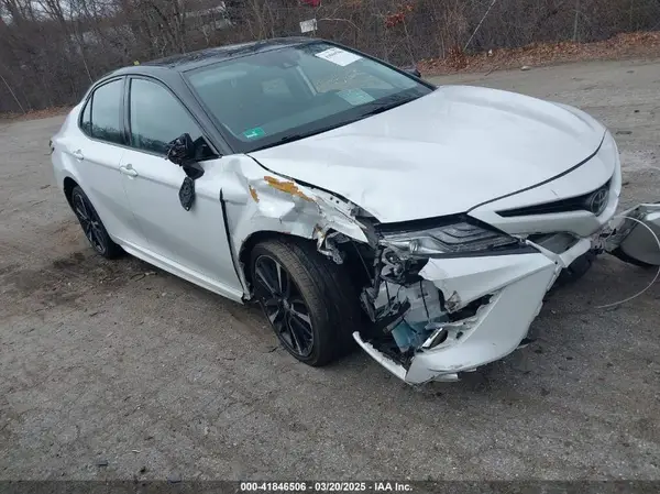 4T1B61HKXKU265874 2019 TOYOTA CAMRY - Image 1