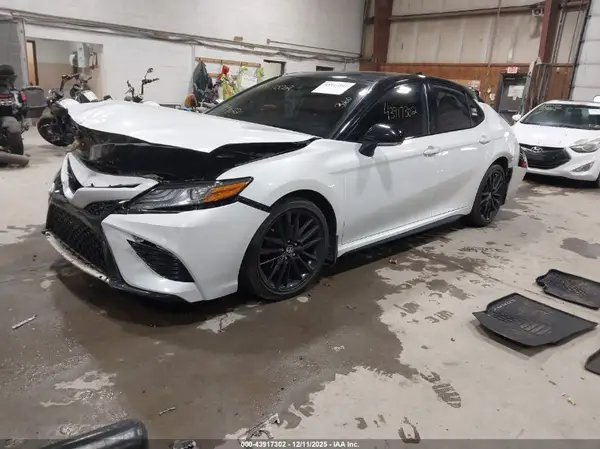 4T1B61HKXKU284814 2019 TOYOTA CAMRY - Image 2