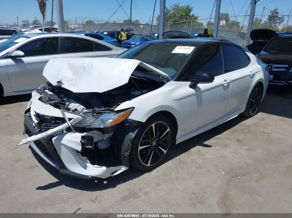 4T1B61HKXKU299359 2019 TOYOTA CAMRY - Image 2