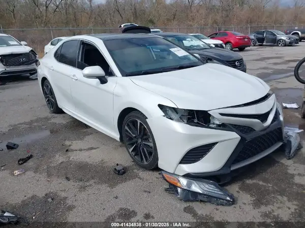 4T1B61HKXKU756610 2019 TOYOTA CAMRY - Image 1