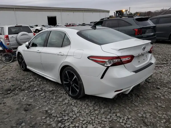 4T1B61HKXKU769633 2019 TOYOTA CAMRY - Image 2