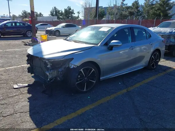 4T1B61HKXKU798372 2019 TOYOTA CAMRY - Image 2