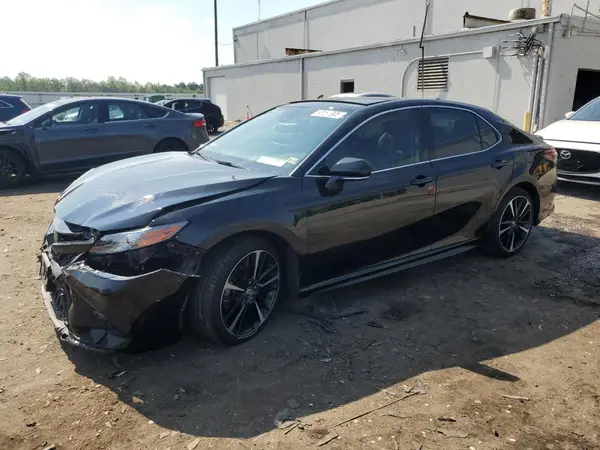 4T1B61HKXKU808611 2019 TOYOTA CAMRY - Image 1