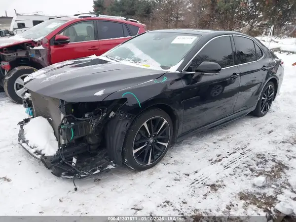 4T1B61HKXKU809239 2019 TOYOTA CAMRY - Image 2