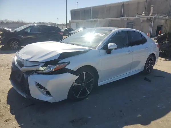 4T1B61HKXKU833959 2019 TOYOTA CAMRY - Image 1