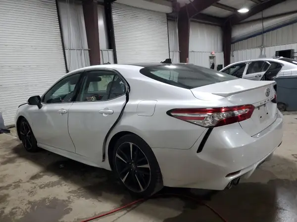 4T1B61HKXKU843469 2019 TOYOTA CAMRY - Image 2
