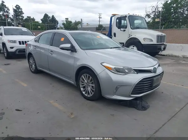 4T1BD1EB0JU059729 2018 TOYOTA AVALON - Image 1