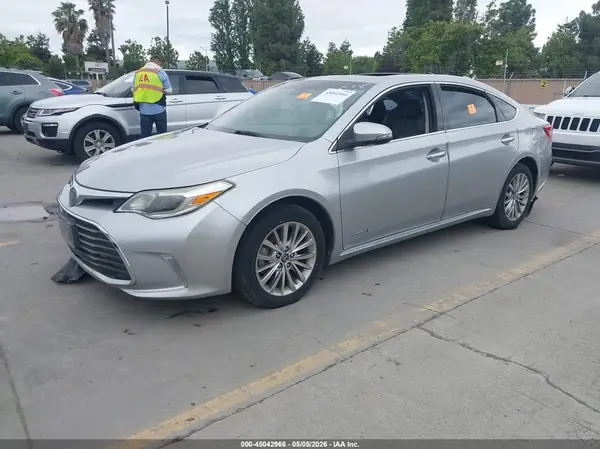 4T1BD1EB0JU059729 2018 TOYOTA AVALON - Image 2