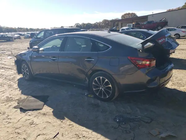 4T1BD1EB0JU062226 2018 TOYOTA AVALON - Image 2