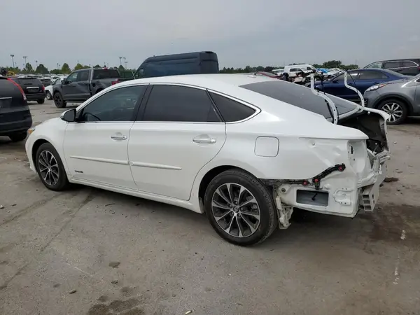 4T1BD1EB0JU062548 2018 TOYOTA AVALON - Image 2
