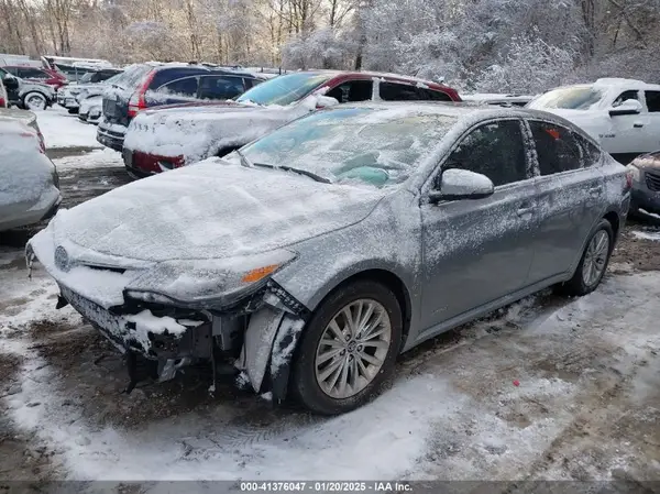 4T1BD1EB0JU063330 2018 TOYOTA AVALON - Image 2