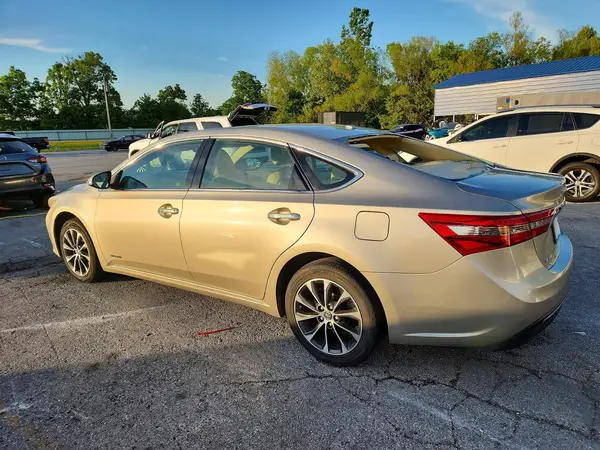 4T1BD1EB0JU063375 2018 TOYOTA AVALON - Image 2