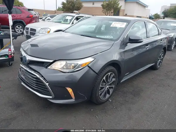 4T1BD1EB0JU063392 2018 TOYOTA AVALON - Image 2