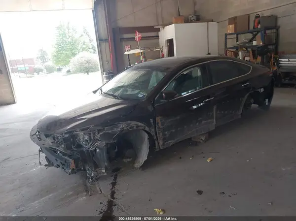4T1BD1EB0JU063764 2018 TOYOTA AVALON - Image 2