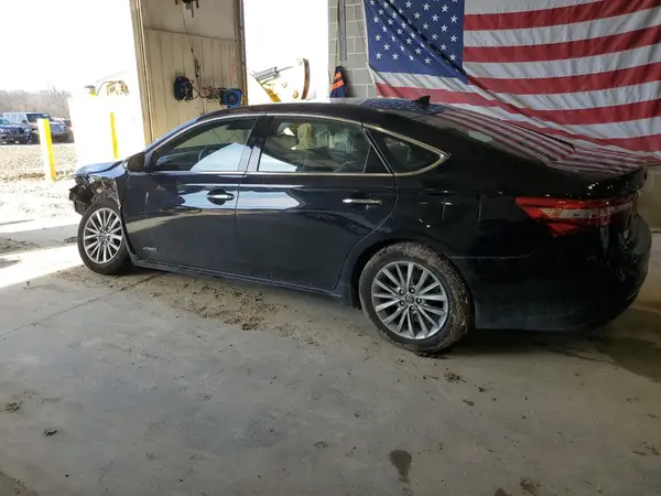 4T1BD1EB1JU060615 2018 TOYOTA AVALON - Image 2