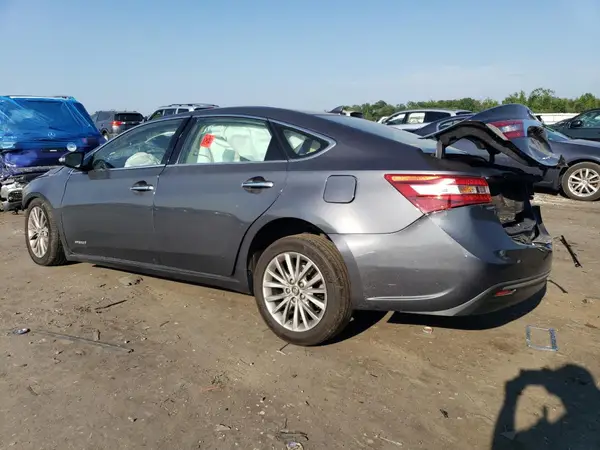 4T1BD1EB1JU061375 2018 TOYOTA AVALON - Image 2