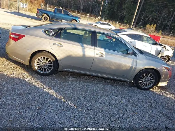 4T1BD1EB1JU062347 2018 TOYOTA AVALON - Image 1