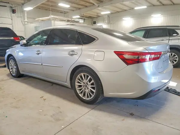 4T1BD1EB1JU062624 2018 TOYOTA AVALON - Image 2