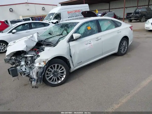 4T1BD1EB2GU055917 2016 TOYOTA AVALON - Image 2