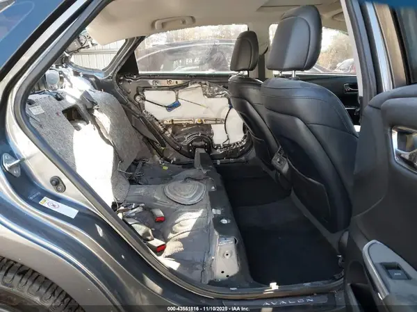 4T1BD1EB2JU060509 2018 TOYOTA AVALON - Image 8