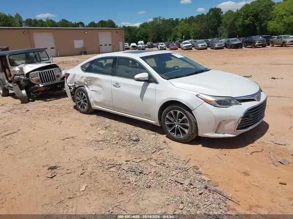 4T1BD1EB2JU060722 2018 TOYOTA AVALON - Image 1