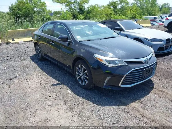 4T1BD1EB2JU062373 2018 TOYOTA AVALON - Image 1
