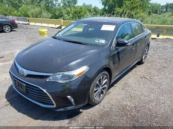 4T1BD1EB2JU062373 2018 TOYOTA AVALON - Image 2
