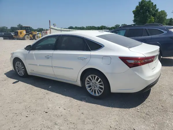 4T1BD1EB2JU064088 2018 TOYOTA AVALON - Image 2