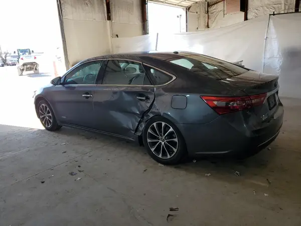 4T1BD1EB3JU060082 2018 TOYOTA AVALON - Image 2