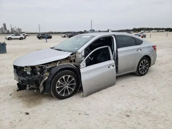 4T1BD1EB3JU060129 2018 TOYOTA AVALON - Image 1