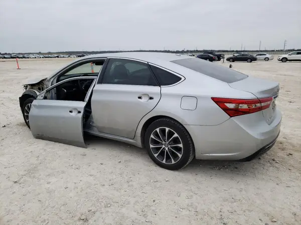 4T1BD1EB3JU060129 2018 TOYOTA AVALON - Image 2