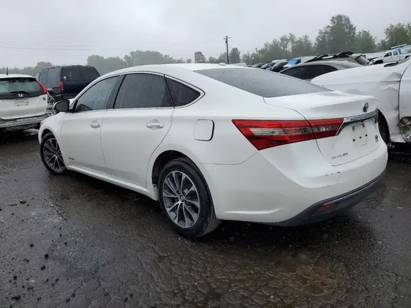 4T1BD1EB3JU061135 2018 TOYOTA AVALON - Image 2