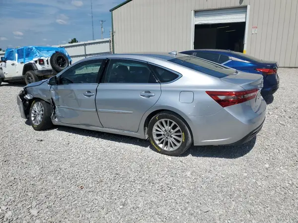 4T1BD1EB3JU063001 2018 TOYOTA AVALON - Image 2