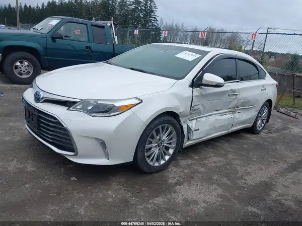 4T1BD1EB3JU063371 2018 TOYOTA AVALON - Image 2