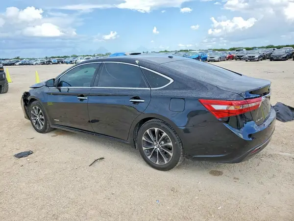 4T1BD1EB3JU063578 2018 TOYOTA AVALON - Image 2
