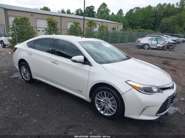 4T1BD1EB3JU064410 2018 TOYOTA AVALON - Image 1