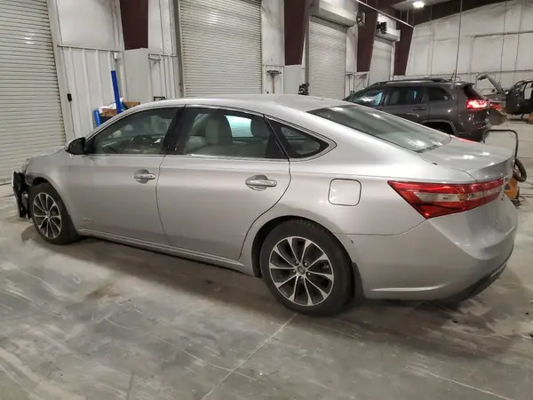 4T1BD1EB4JU059913 2018 TOYOTA AVALON - Image 2