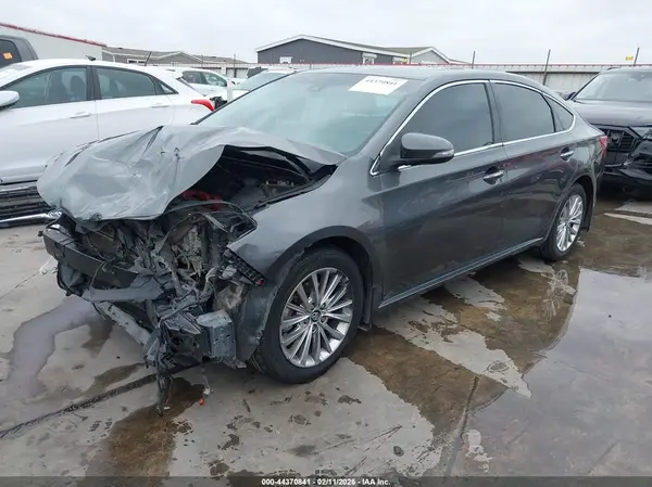 4T1BD1EB4JU060382 2018 TOYOTA AVALON - Image 2