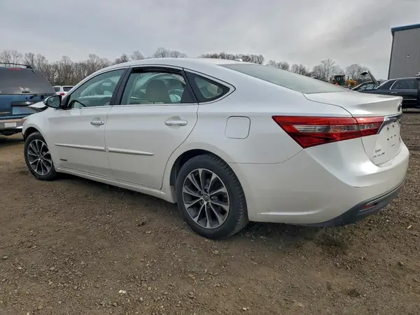 4T1BD1EB4JU062083 2018 TOYOTA AVALON - Image 2