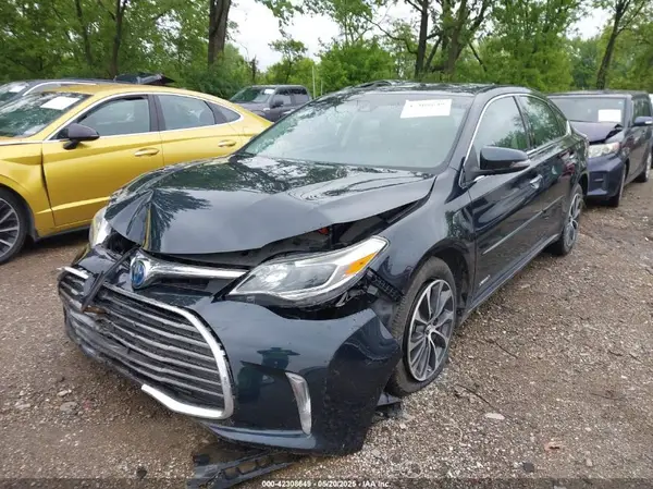 4T1BD1EB4JU062147 2018 TOYOTA AVALON - Image 2