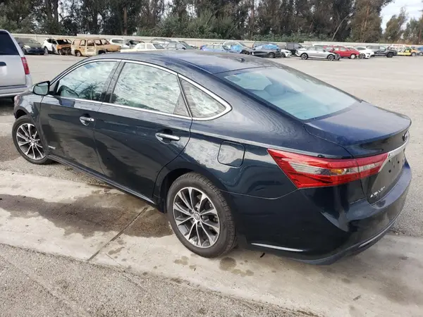4T1BD1EB4JU063007 2018 TOYOTA AVALON - Image 2