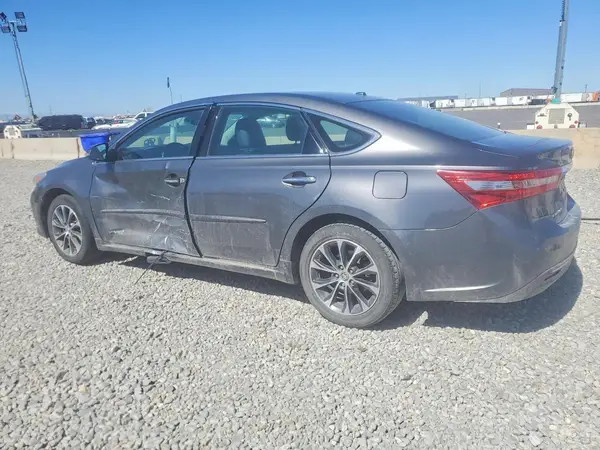 4T1BD1EB4JU064545 2018 TOYOTA AVALON - Image 2