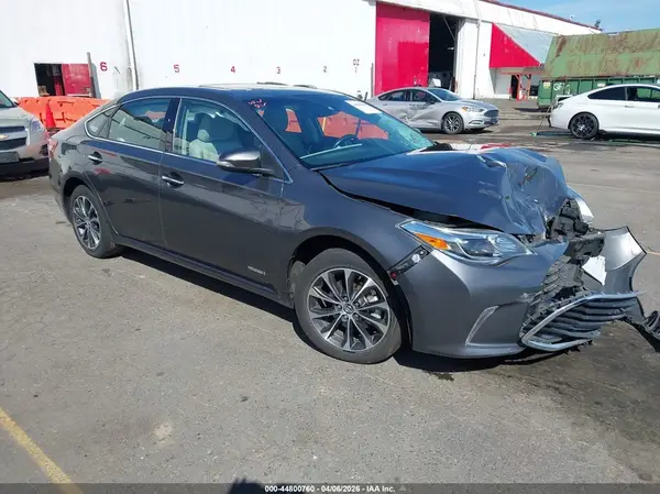 4T1BD1EB4JU064819 2018 TOYOTA AVALON - Image 1