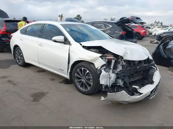 4T1BD1EB5GU053935 2016 TOYOTA AVALON - Image 1