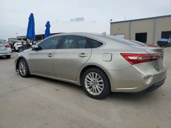 4T1BD1EB5JU060438 2018 TOYOTA AVALON - Image 2