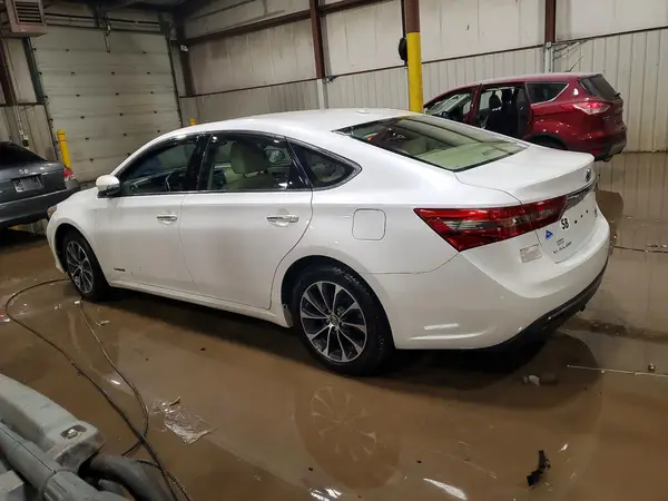 4T1BD1EB5JU064120 2018 TOYOTA AVALON - Image 2