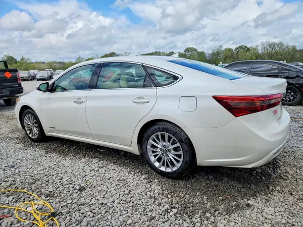 4T1BD1EB5JU064635 2018 TOYOTA AVALON - Image 2