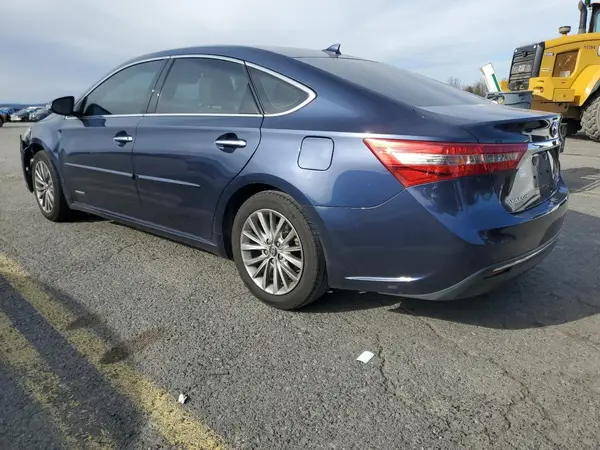 4T1BD1EB6JU060271 2018 TOYOTA AVALON - Image 2