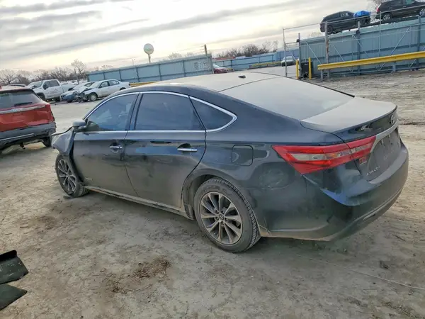 4T1BD1EB6JU064207 2018 TOYOTA AVALON - Image 2